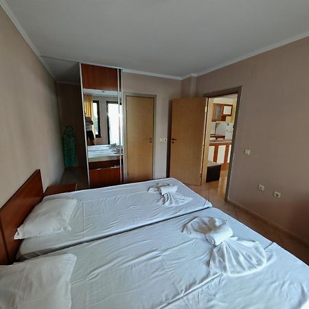 Marina Delfin Apartments - Top Location & Pet Friendly Święty Włas Zewnętrze zdjęcie
