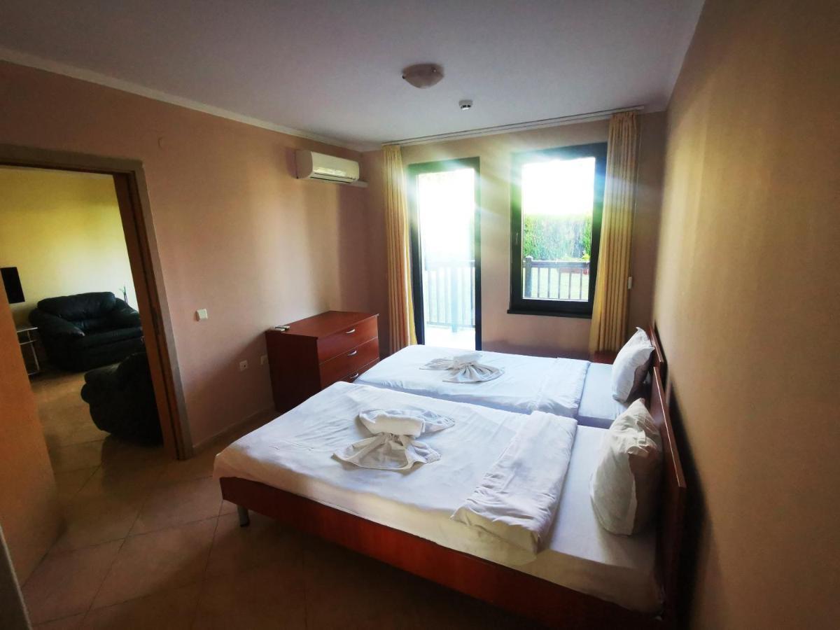 Marina Delfin Apartments - Top Location & Pet Friendly Święty Włas Zewnętrze zdjęcie