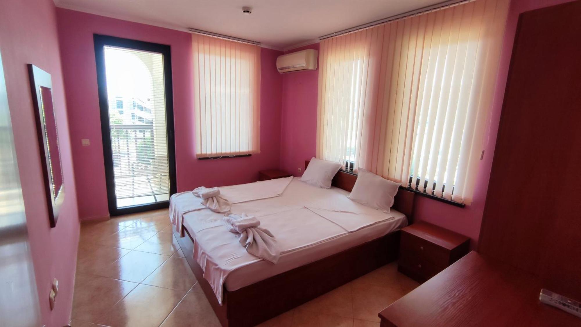 Marina Delfin Apartments - Top Location & Pet Friendly Święty Włas Zewnętrze zdjęcie