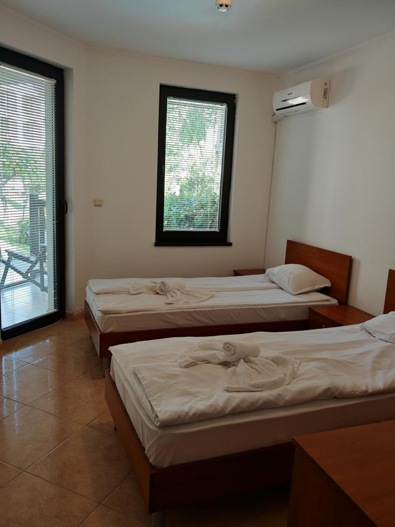 Marina Delfin Apartments - Top Location & Pet Friendly Święty Włas Zewnętrze zdjęcie